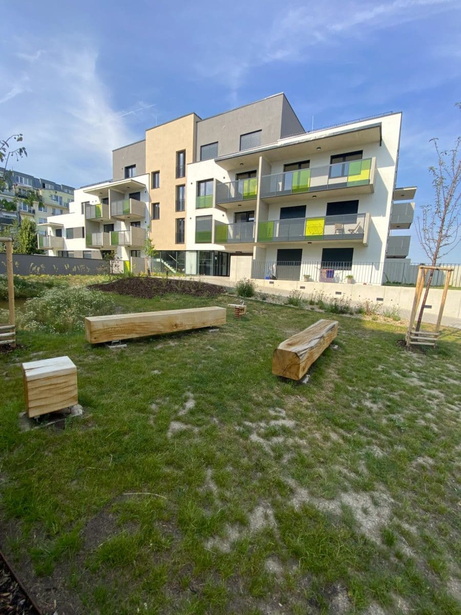 Prenájom bytu 1-izbový 33 m², Nebřenická, Praha, Praha Prenájom bytu 1-izbový 33 m², Nebřenická, Praha, Praha