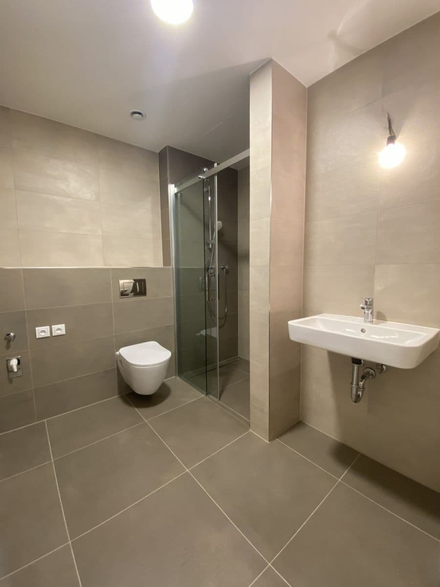 Prenájom bytu 1-izbový 33 m², Nebřenická, Praha, Praha Prenájom bytu 1-izbový 33 m², Nebřenická, Praha, Praha