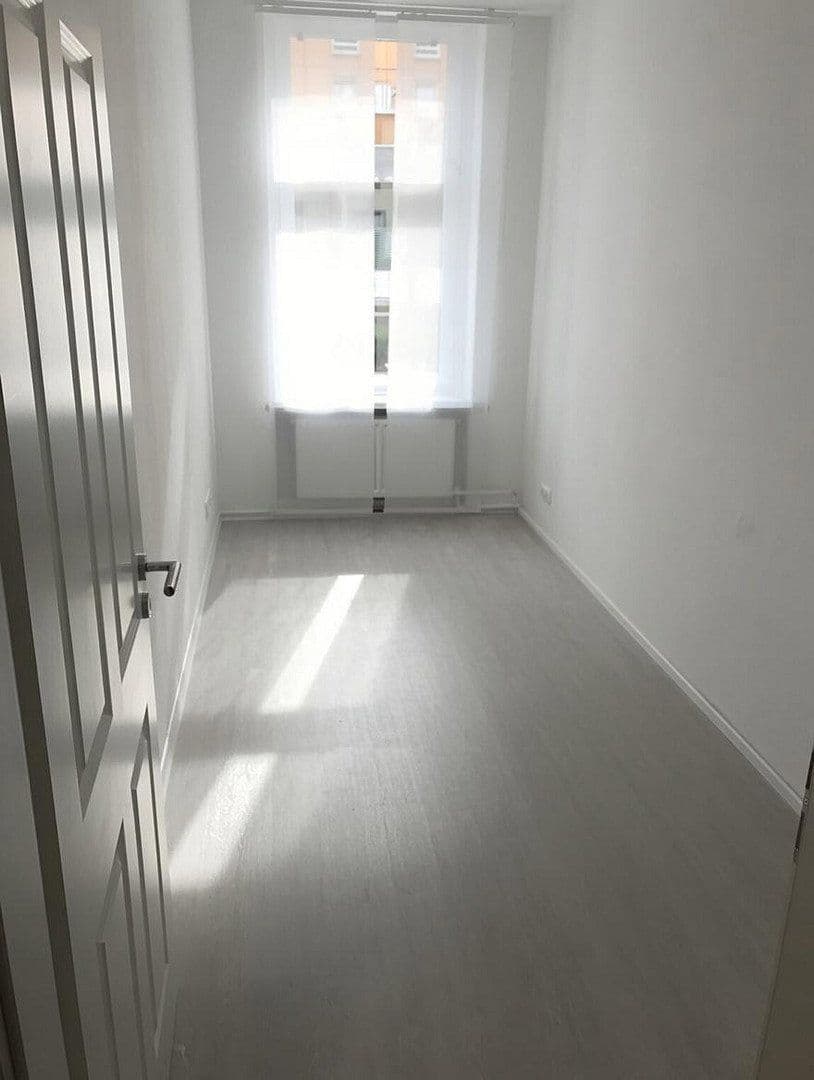 Predaj bytu 5-izbový 84 m², Berlin, Berlín Predaj bytu 5-izbový 84 m², Berlin, Berlín