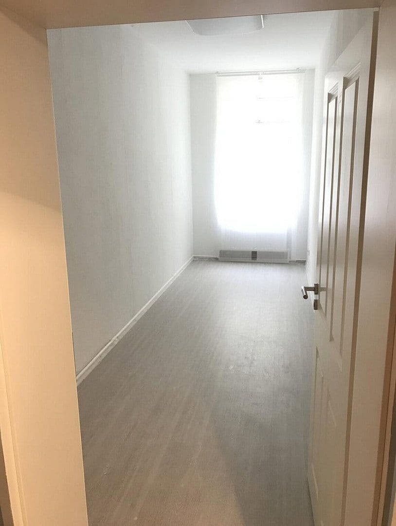 Predaj bytu 5-izbový 84 m², Berlin, Berlín Predaj bytu 5-izbový 84 m², Berlin, Berlín