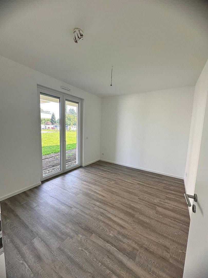 Prenájom bytu 4-izbový 103 m², Regener Straße 65, Berlin, Berlín Prenájom bytu 4-izbový 103 m², Regener Straße 65, Berlin, Berlín