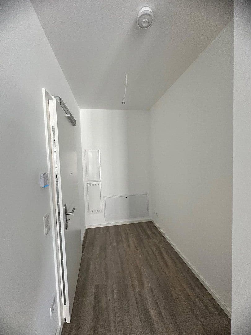 Prenájom bytu 4-izbový 103 m², Regener Straße 65, Berlin, Berlín Prenájom bytu 4-izbový 103 m², Regener Straße 65, Berlin, Berlín