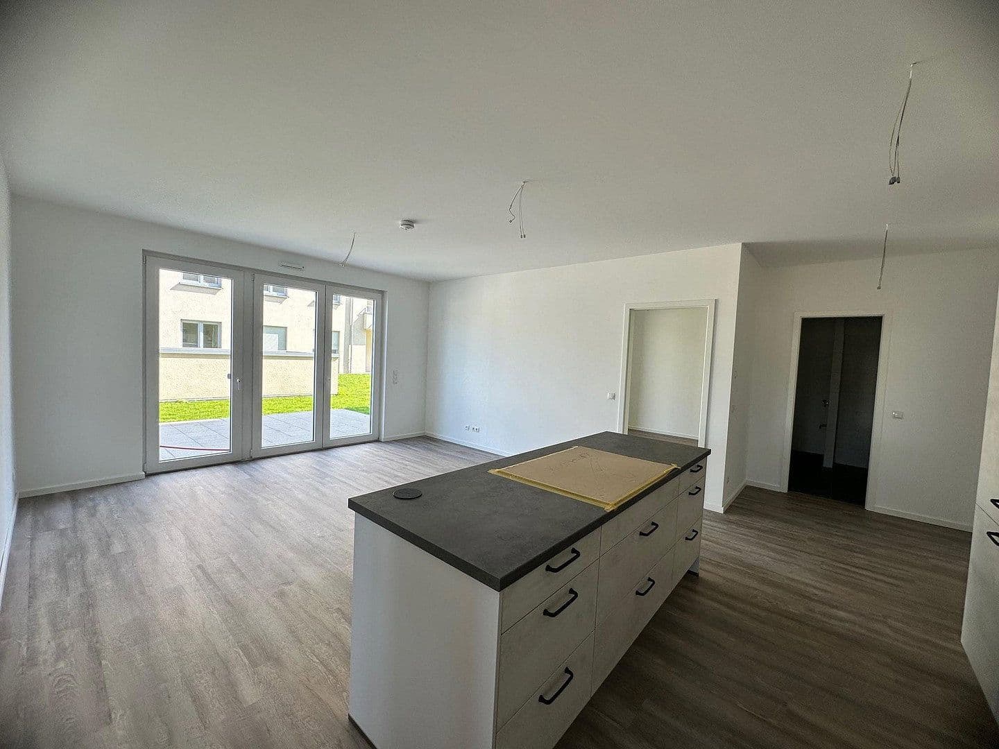 Prenájom bytu 4-izbový 103 m², Regener Straße 65, Berlin, Berlín Prenájom bytu 4-izbový 103 m², Regener Straße 65, Berlin, Berlín