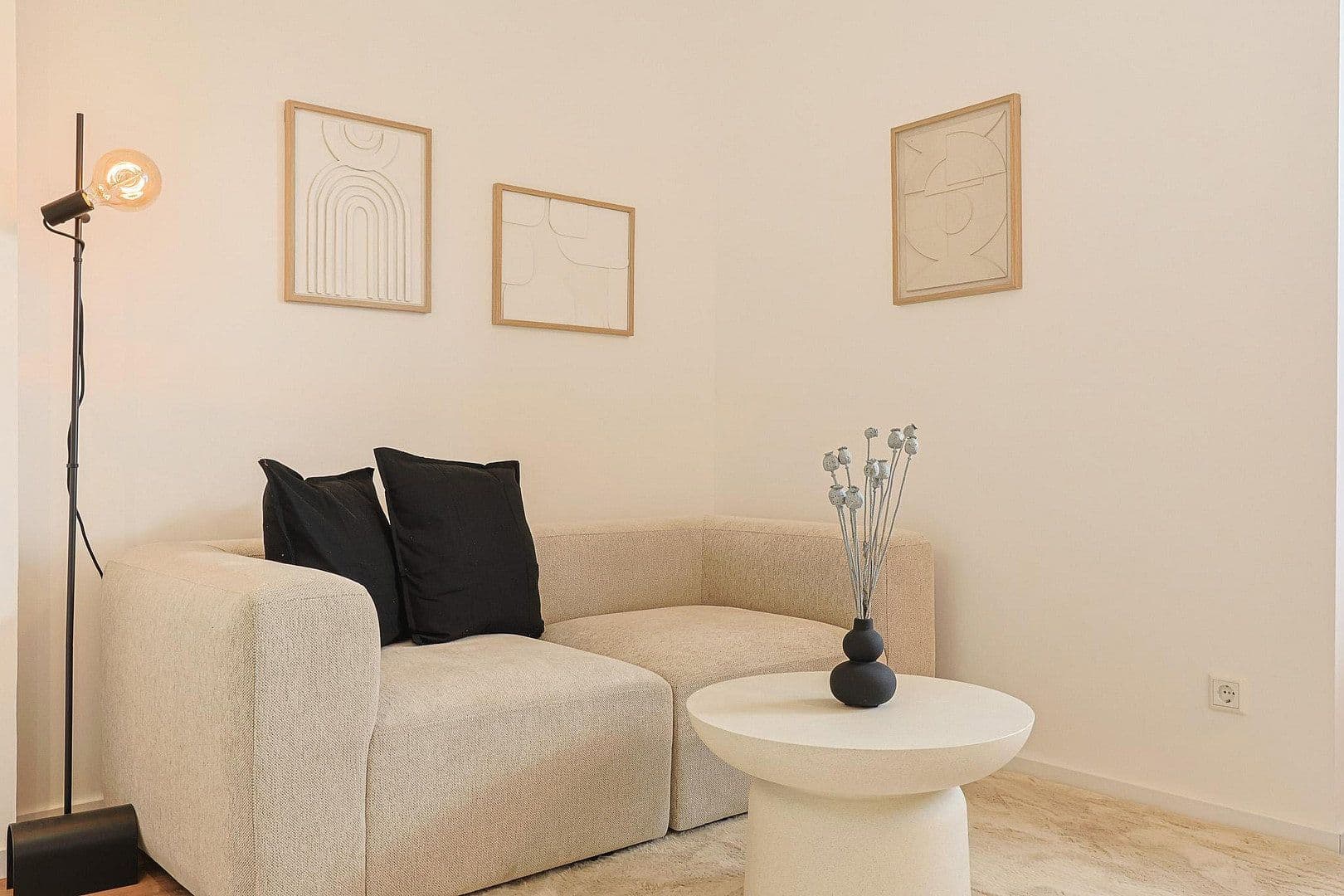 Prenájom bytu 1-izbový 25 m², Bagelstr. 98, Düsseldorf, Severné Porýnie - Westfálsko Prenájom bytu 1-izbový 25 m², Bagelstr. 98, Düsseldorf, Severné Porýnie - Westfálsko