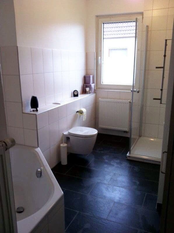 Prenájom bytu 100 m², Eickumer Str. 35, Bielefeld, Severné Porýnie - Westfálsko Prenájom bytu 100 m², Eickumer Str. 35, Bielefeld, Severné Porýnie - Westfálsko