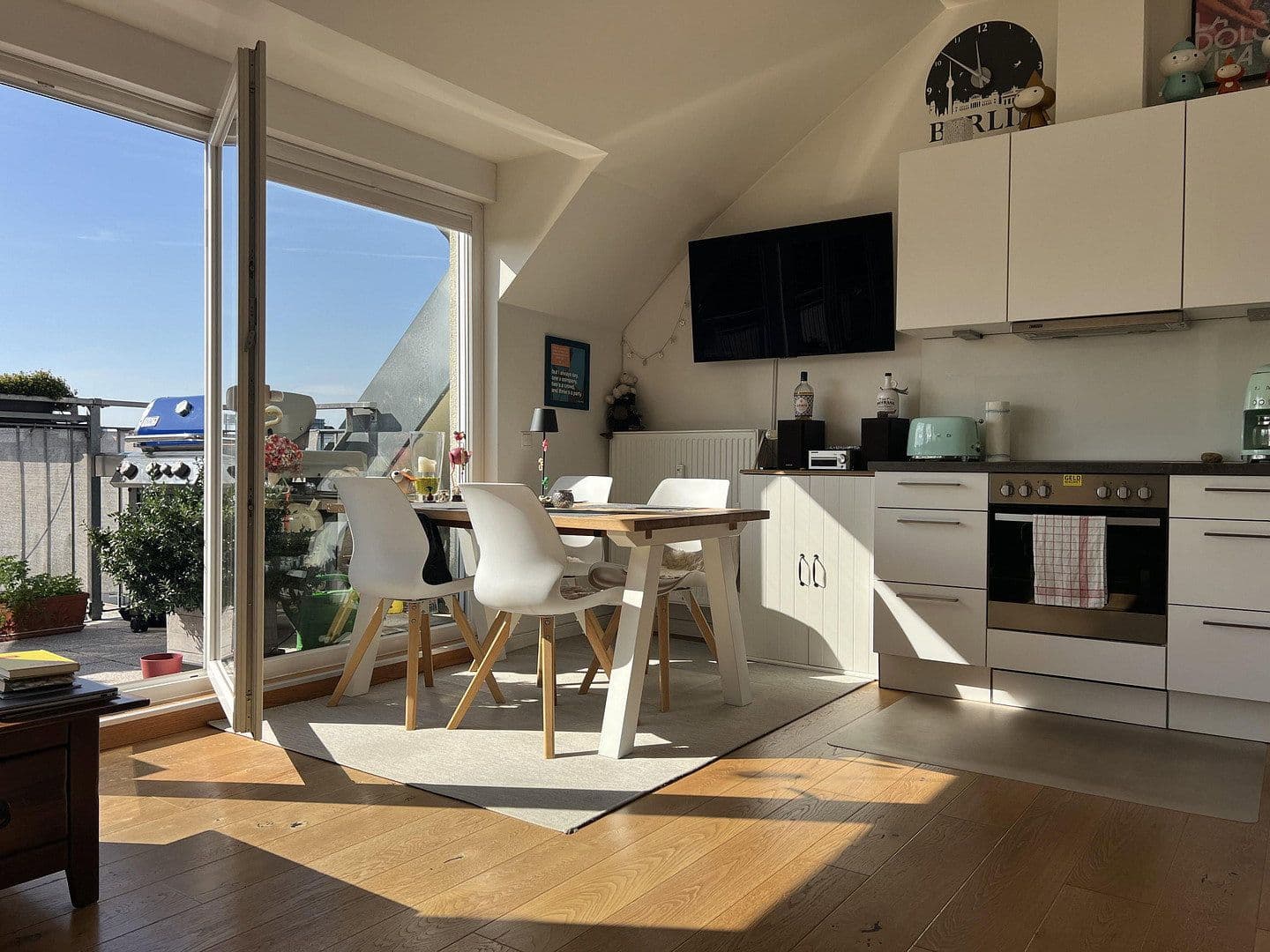 Predaj bytu 3-izbový 74 m², Berlin, Berlín Predaj bytu 3-izbový 74 m², Berlin, Berlín