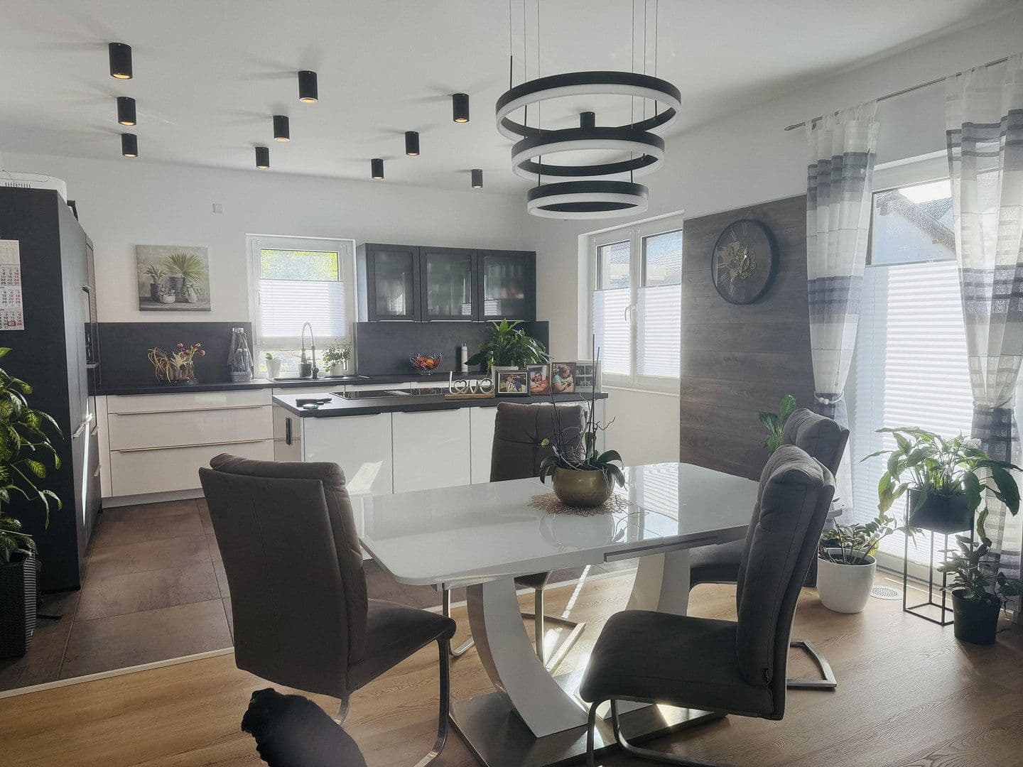 Predaj domu 121 m², pozemek 664 m², Geisingen, Bádensko-Wurttembersko Predaj domu 121 m², pozemek 664 m², Geisingen, Bádensko-Wurttembersko