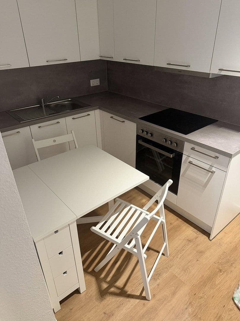 Prenájom bytu 1-izbový 35 m², Lavesstr. 76, Hannover, Dolné Sasko Prenájom bytu 1-izbový 35 m², Lavesstr. 76, Hannover, Dolné Sasko