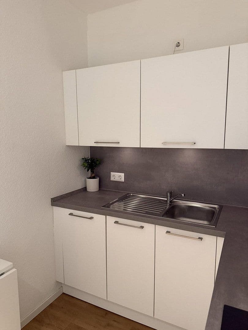 Prenájom bytu 1-izbový 35 m², Lavesstr. 76, Hannover, Dolné Sasko Prenájom bytu 1-izbový 35 m², Lavesstr. 76, Hannover, Dolné Sasko