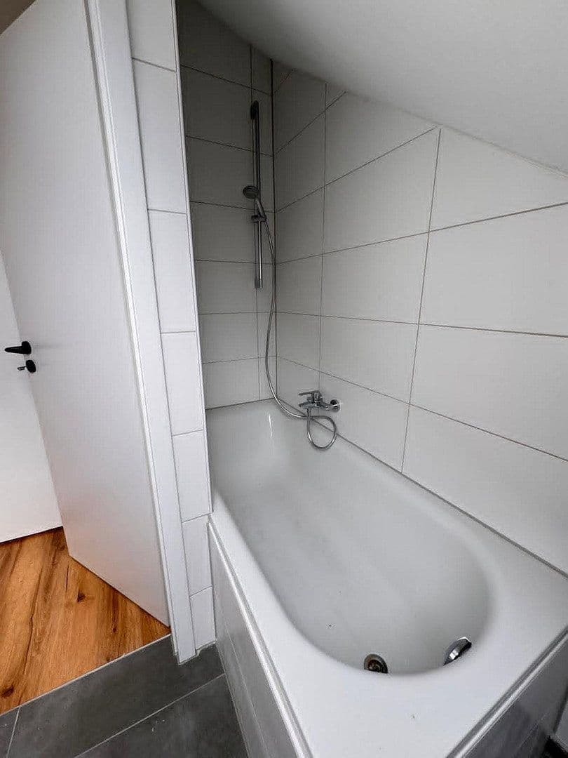 Prenájom bytu 3-izbový 50 m², Koblenzer Straße 17, Löhne, Severné Porýnie - Westfálsko Prenájom bytu 3-izbový 50 m², Koblenzer Straße 17, Löhne, Severné Porýnie - Westfálsko