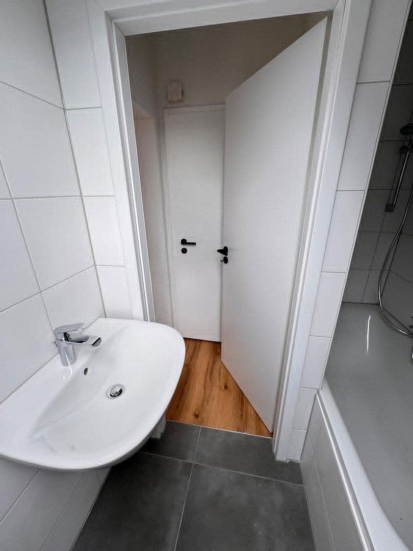 Prenájom bytu 3-izbový 50 m², Koblenzer Straße 17, Löhne, Severné Porýnie - Westfálsko Prenájom bytu 3-izbový 50 m², Koblenzer Straße 17, Löhne, Severné Porýnie - Westfálsko
