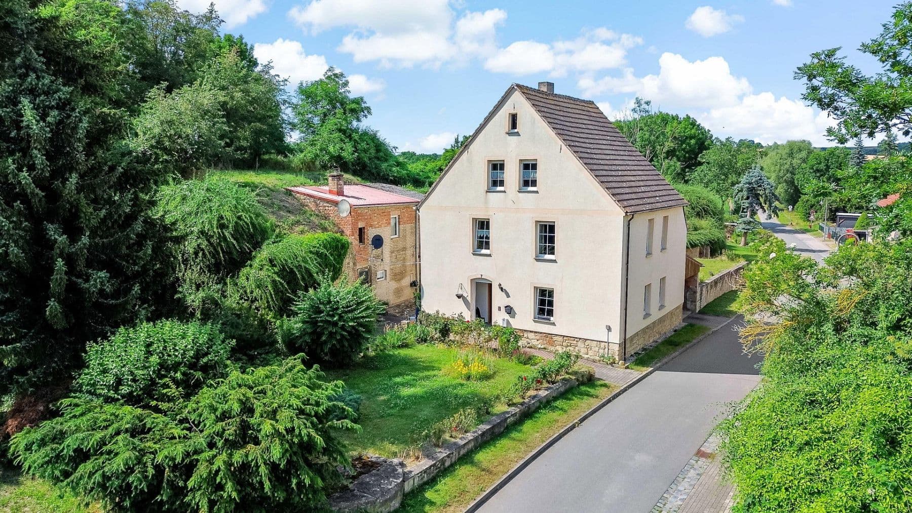 Predaj domu 110 m², pozemek 947 m², Rätherweg 7, Salzatal, Sasko-Anhaltsko Predaj domu 110 m², pozemek 947 m², Rätherweg 7, Salzatal, Sasko-Anhaltsko
