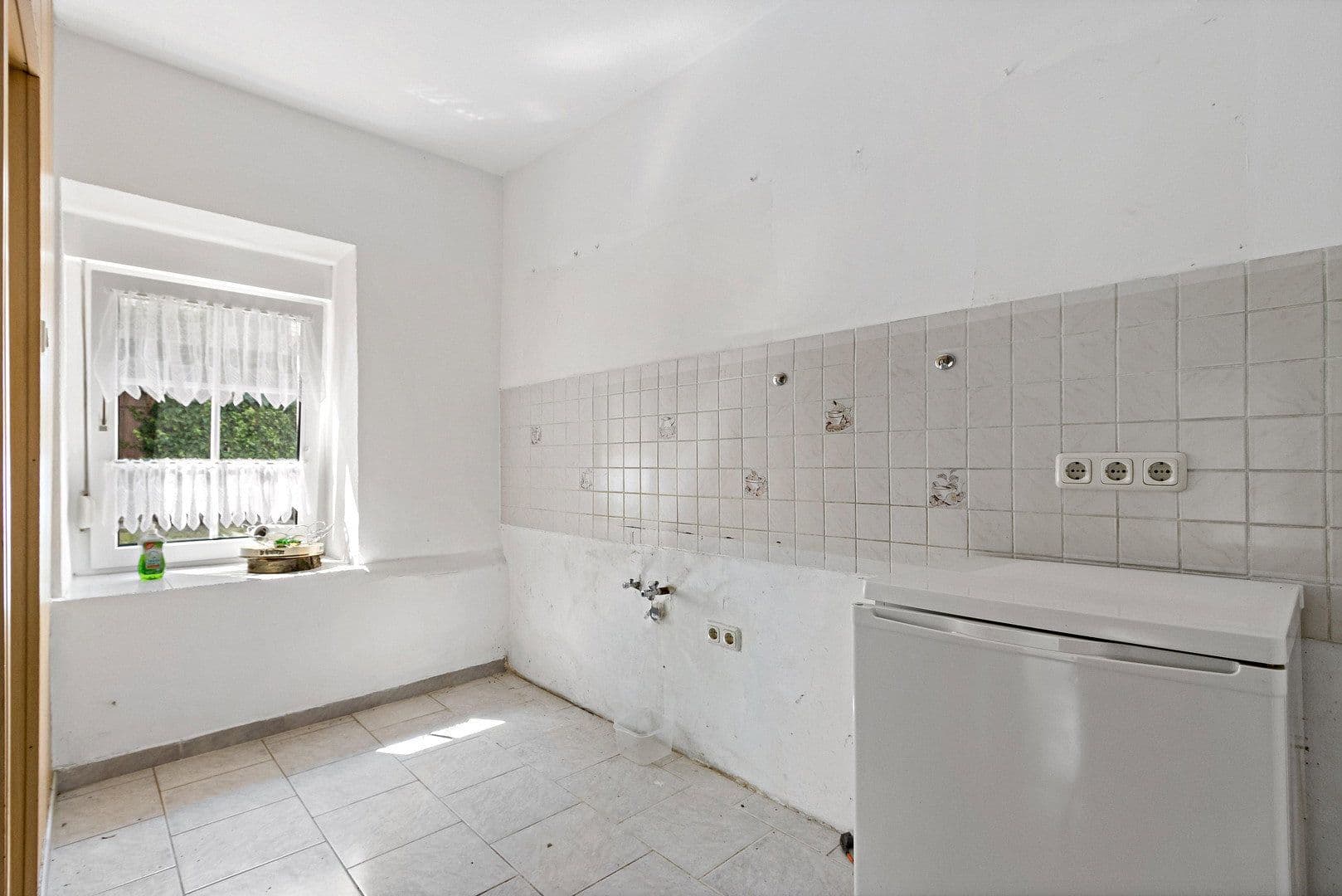 Predaj domu 110 m², pozemek 947 m², Rätherweg 7, Salzatal, Sasko-Anhaltsko Predaj domu 110 m², pozemek 947 m², Rätherweg 7, Salzatal, Sasko-Anhaltsko