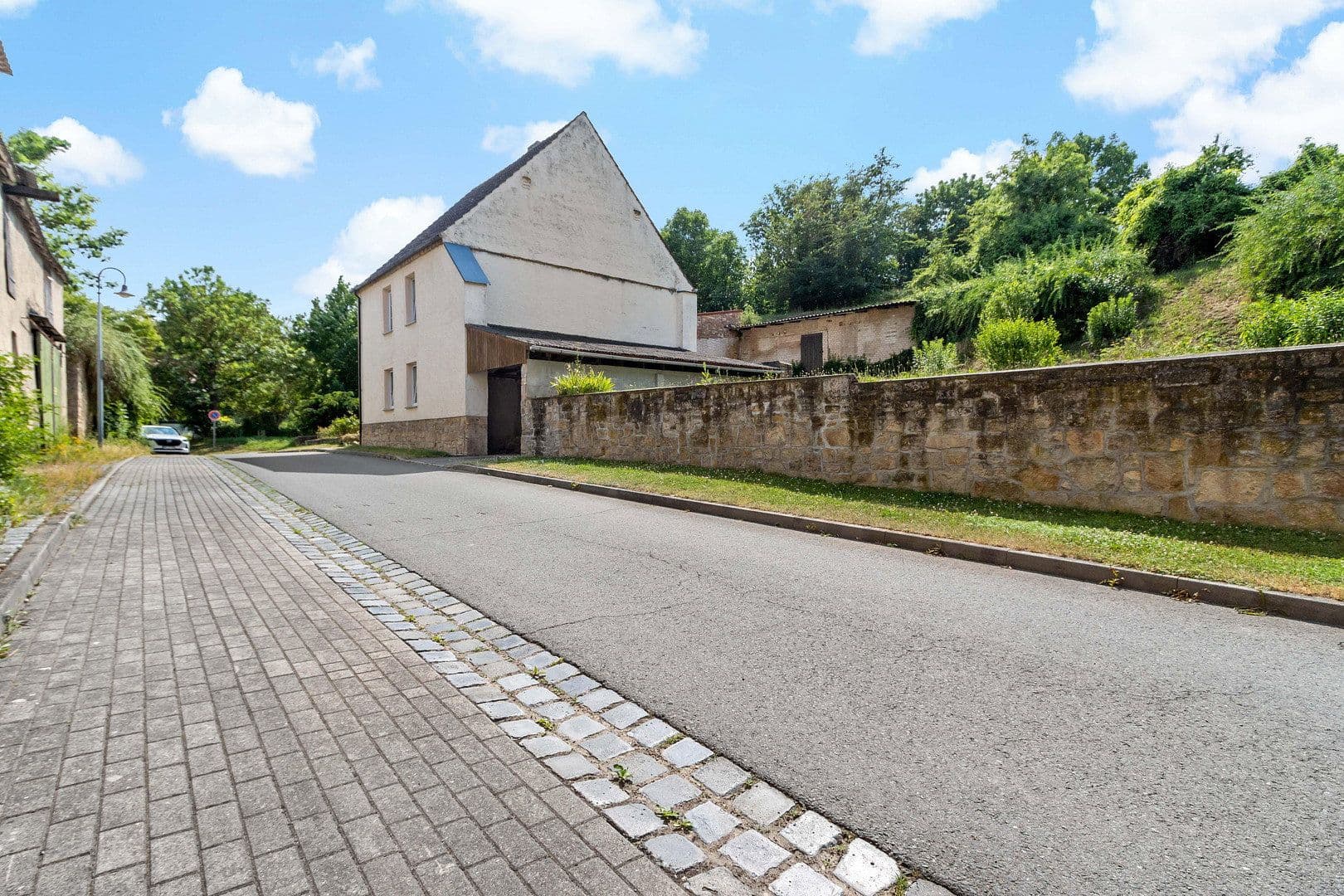 Predaj domu 110 m², pozemek 947 m², Rätherweg 7, Salzatal, Sasko-Anhaltsko Predaj domu 110 m², pozemek 947 m², Rätherweg 7, Salzatal, Sasko-Anhaltsko