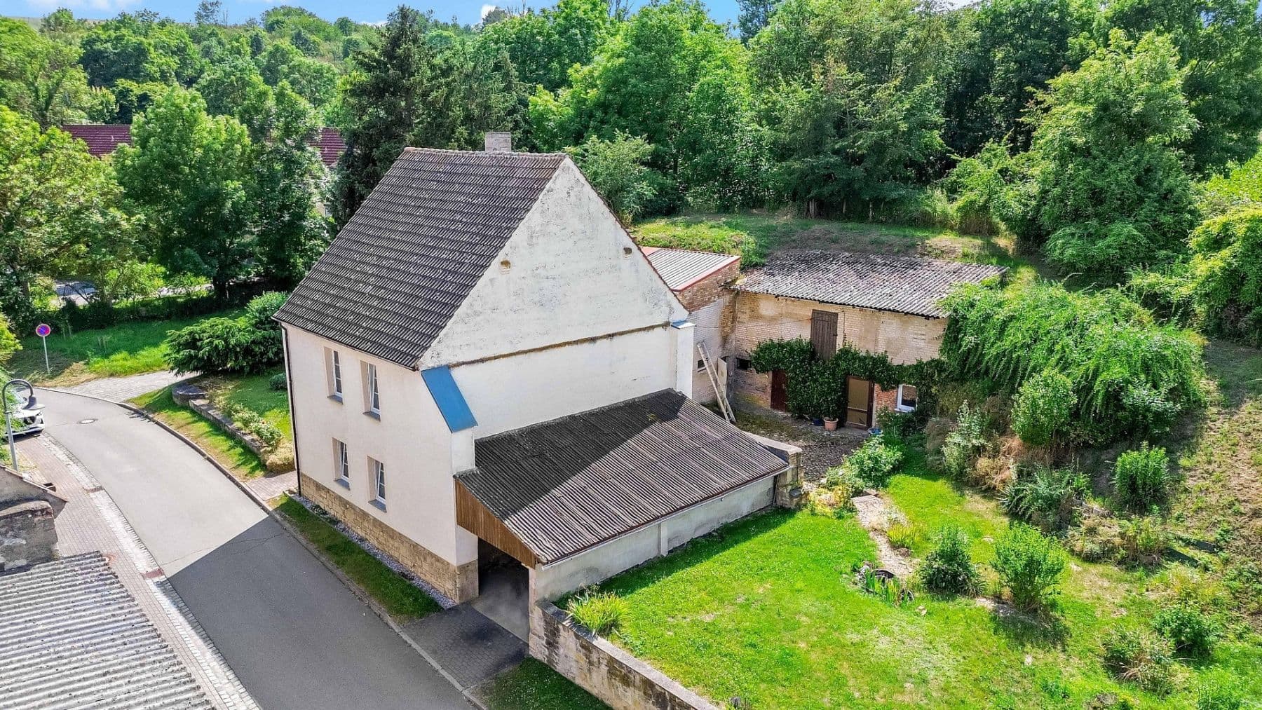 Predaj domu 110 m², pozemek 947 m², Rätherweg 7, Salzatal, Sasko-Anhaltsko Predaj domu 110 m², pozemek 947 m², Rätherweg 7, Salzatal, Sasko-Anhaltsko