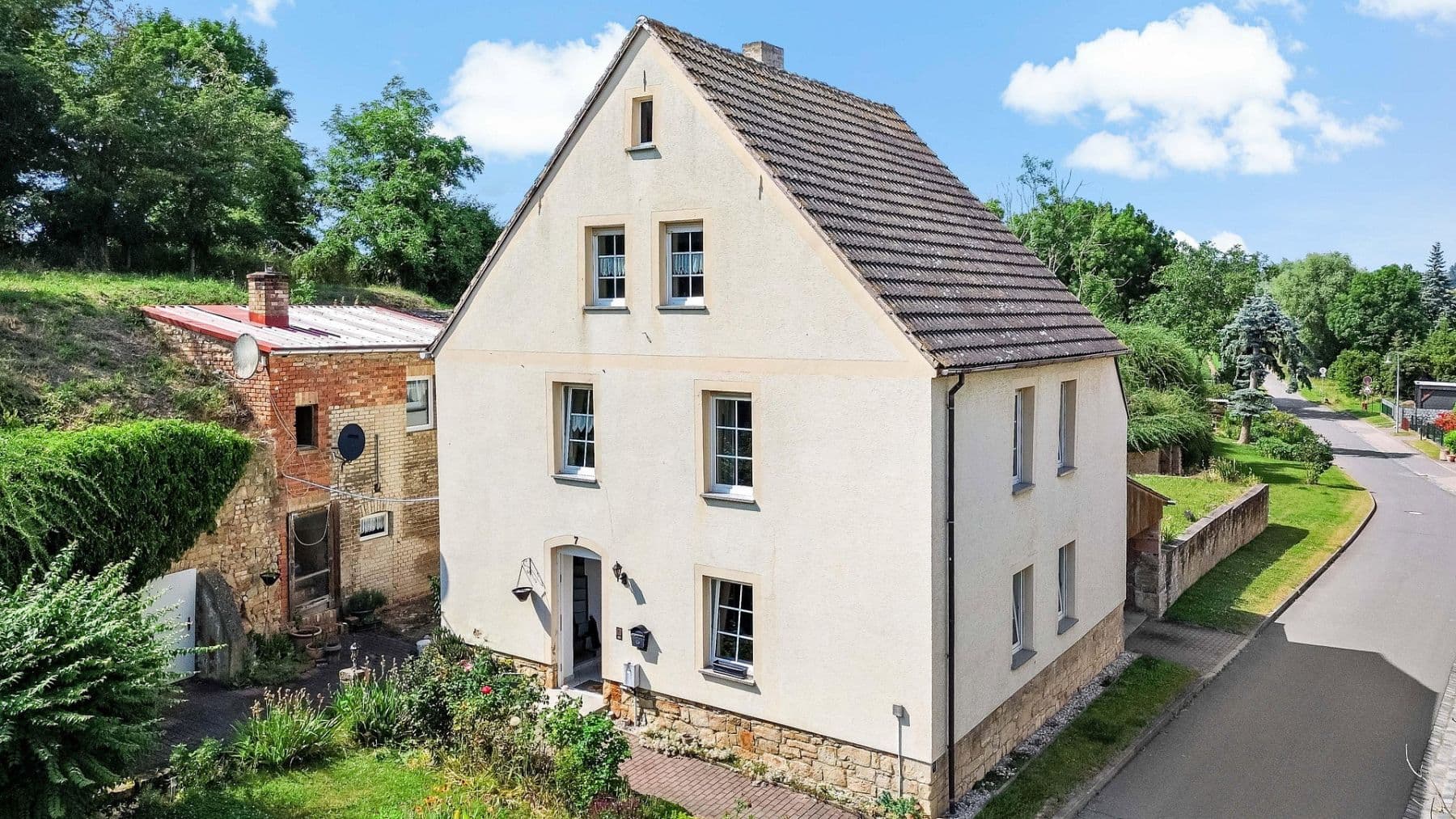 Predaj domu 110 m², pozemek 947 m², Rätherweg 7, Salzatal, Sasko-Anhaltsko Predaj domu 110 m², pozemek 947 m², Rätherweg 7, Salzatal, Sasko-Anhaltsko