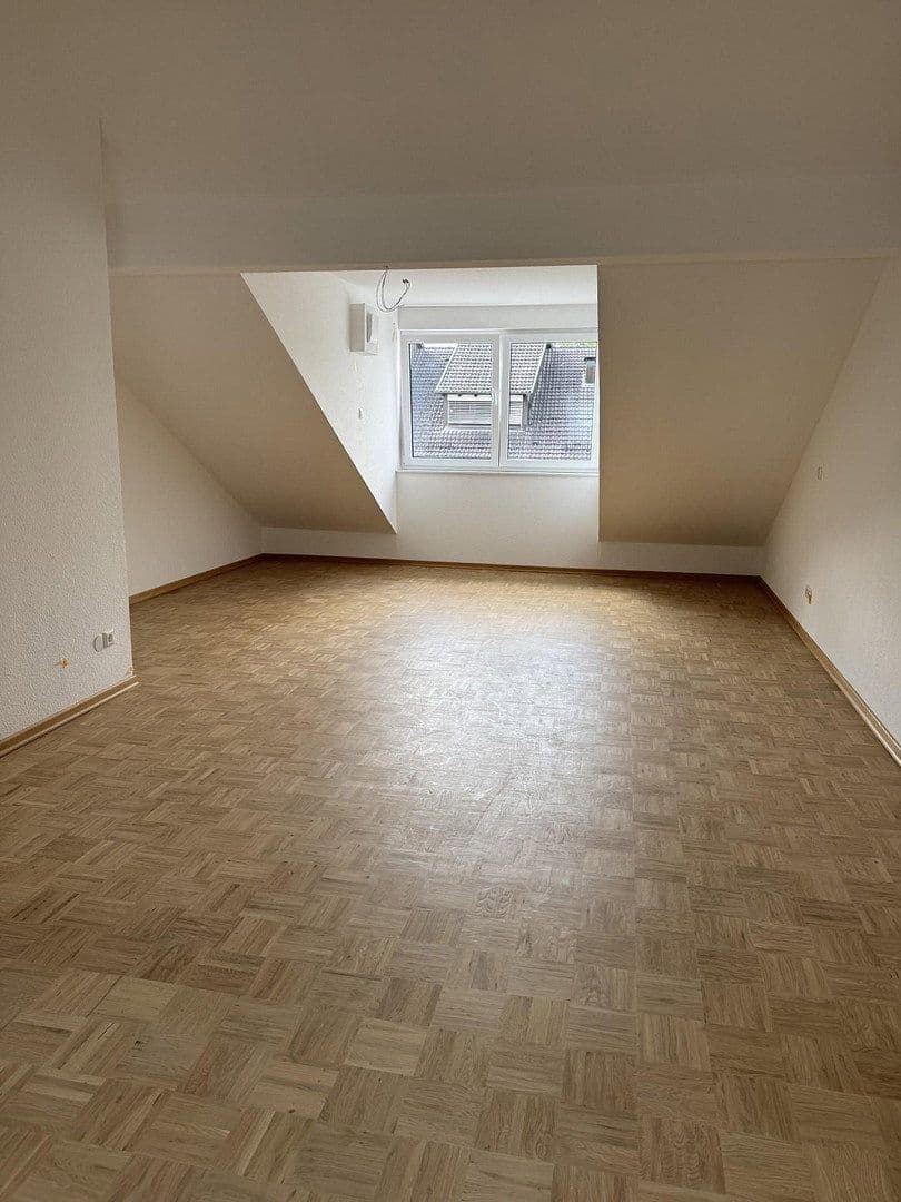 Prenájom domu 136 m², pozemek 141 m², Steinenbronnerstr. 33, Sindelfingen, Bádensko-Wurttembersko Prenájom domu 136 m², pozemek 141 m², Steinenbronnerstr. 33, Sindelfingen, Bádensko-Wurttembersko