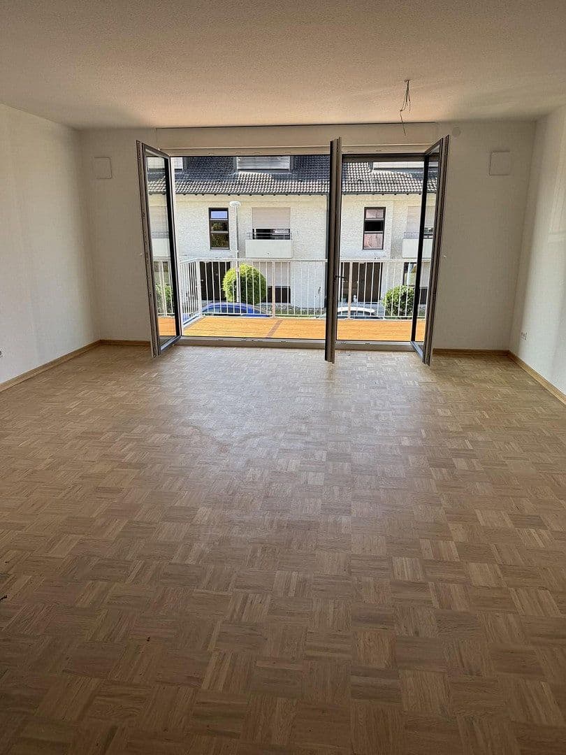 Prenájom domu 136 m², pozemek 141 m², Steinenbronnerstr. 33, Sindelfingen, Bádensko-Wurttembersko Prenájom domu 136 m², pozemek 141 m², Steinenbronnerstr. 33, Sindelfingen, Bádensko-Wurttembersko