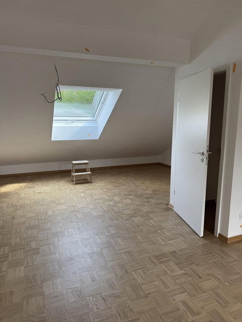Prenájom domu 136 m², pozemek 141 m², Steinenbronnerstr. 33, Sindelfingen, Bádensko-Wurttembersko Prenájom domu 136 m², pozemek 141 m², Steinenbronnerstr. 33, Sindelfingen, Bádensko-Wurttembersko