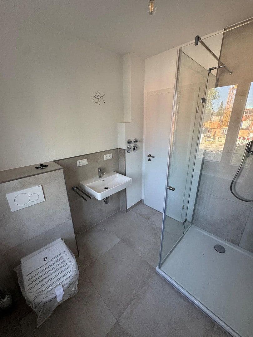 Prenájom bytu 3-izbový 81 m², München, Bavorsko Prenájom bytu 3-izbový 81 m², München, Bavorsko