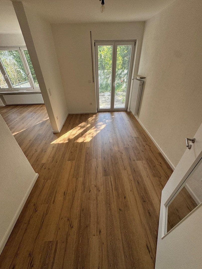 Prenájom bytu 3-izbový 81 m², München, Bavorsko Prenájom bytu 3-izbový 81 m², München, Bavorsko
