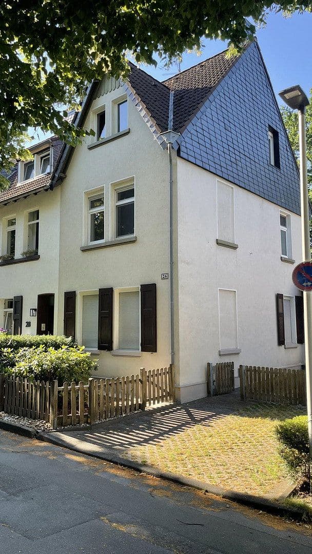 Predaj domu 120 m², pozemok 280 m², Hilden, Severné Porýnie - Westfálsko Predaj domu 120 m², pozemok 280 m², Hilden, Severné Porýnie - Westfálsko