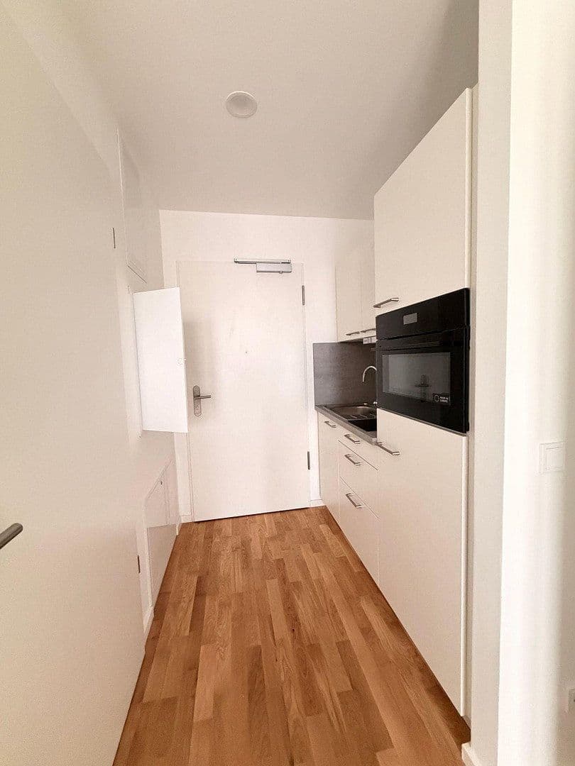 Prenájom bytu 1-izbový 24 m², Berlin, Berlín Prenájom bytu 1-izbový 24 m², Berlin, Berlín