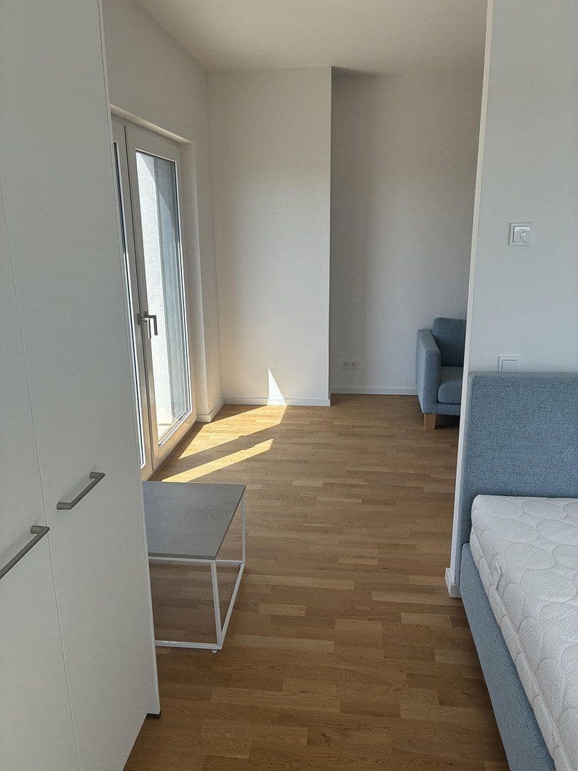 Prenájom bytu 1-izbový 41 m², Berlin, Berlín Prenájom bytu 1-izbový 41 m², Berlin, Berlín
