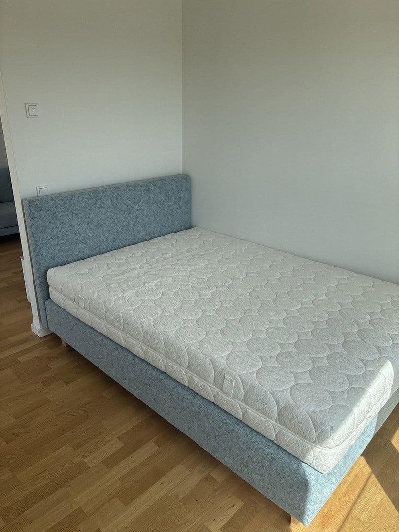 Prenájom bytu 1-izbový 41 m², Berlin, Berlín Prenájom bytu 1-izbový 41 m², Berlin, Berlín