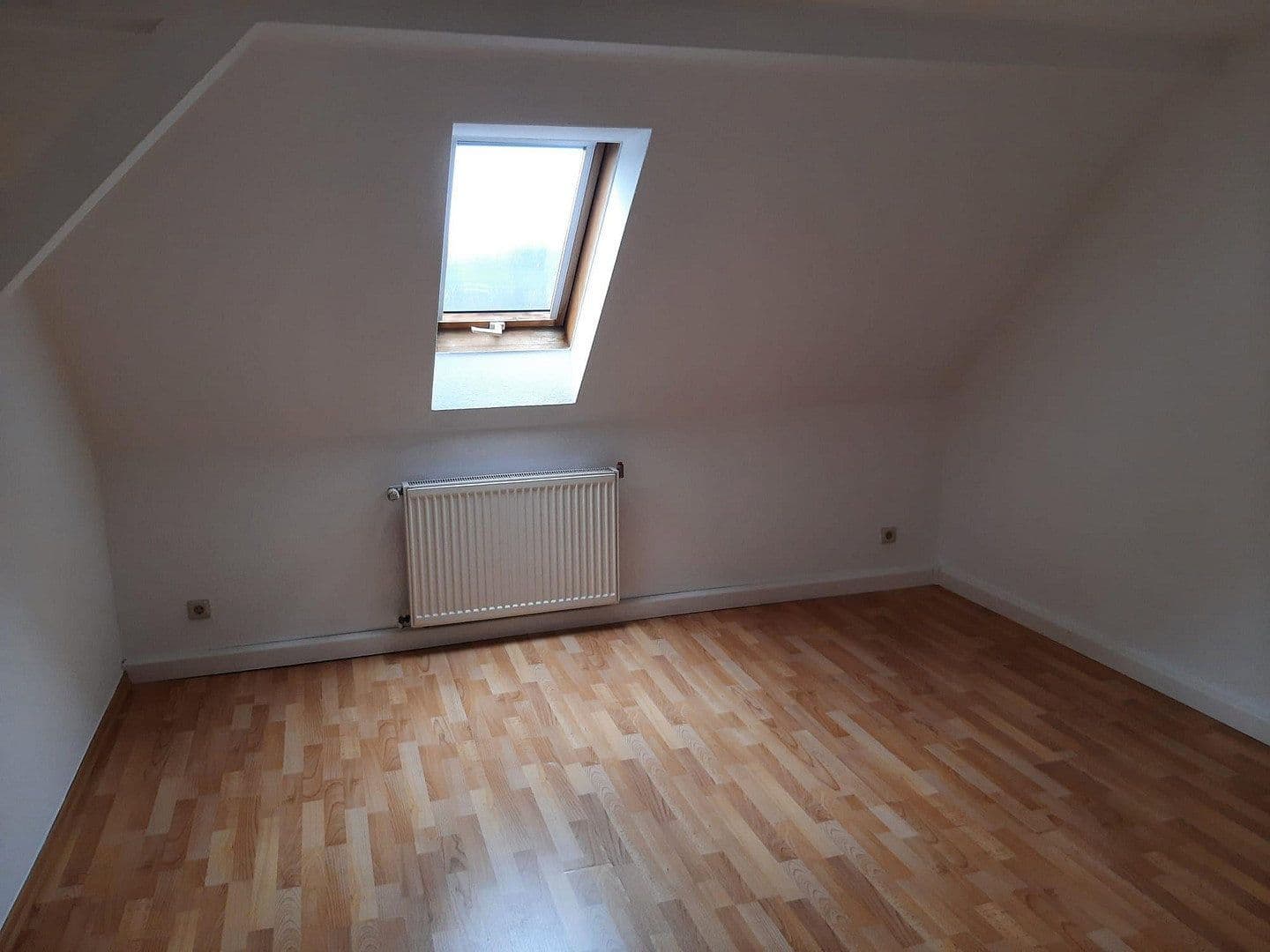 Prenájom bytu 3-izbový 86 m², Gera, Durínsko Prenájom bytu 3-izbový 86 m², Gera, Durínsko