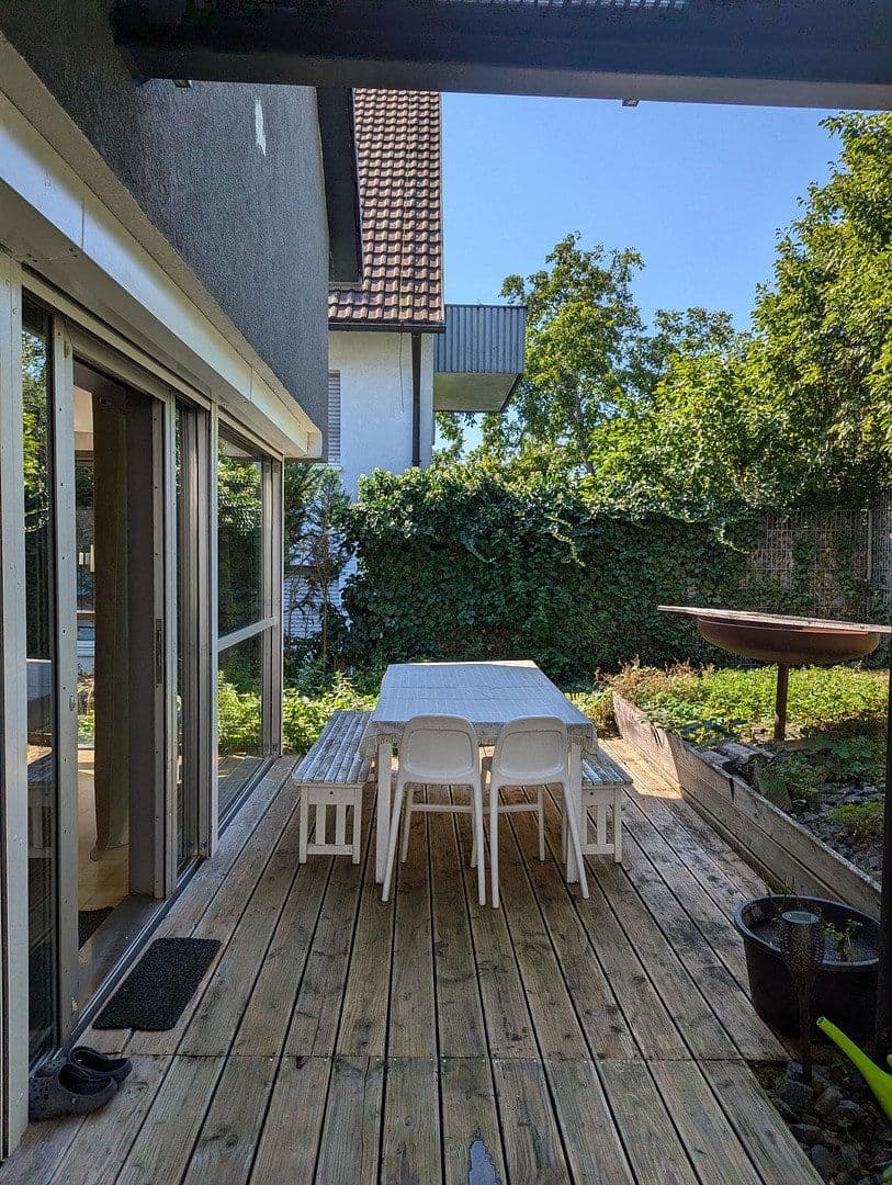 Predaj domu 250 m², pozemok 571 m², Korntal-Münchingen, Bádensko-Wurttembersko Predaj domu 250 m², pozemok 571 m², Korntal-Münchingen, Bádensko-Wurttembersko