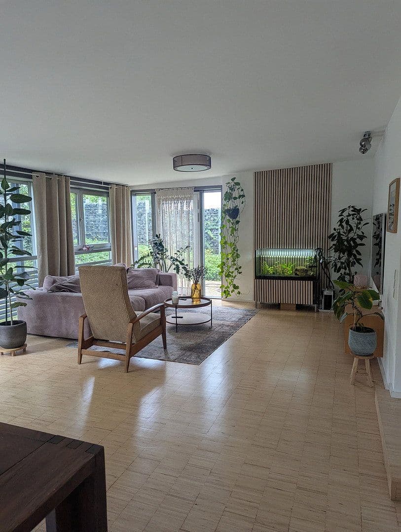 Predaj domu 250 m², pozemok 571 m², Korntal-Münchingen, Bádensko-Wurttembersko Predaj domu 250 m², pozemok 571 m², Korntal-Münchingen, Bádensko-Wurttembersko