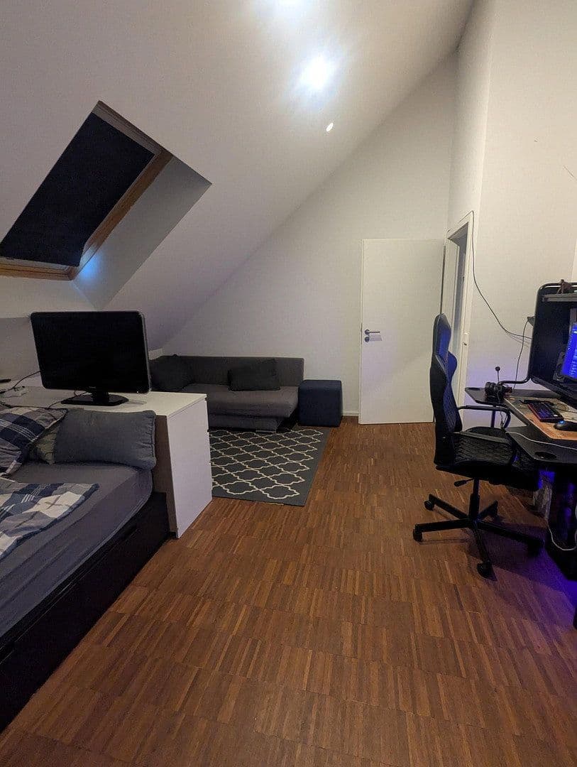 Predaj domu 250 m², pozemok 571 m², Korntal-Münchingen, Bádensko-Wurttembersko Predaj domu 250 m², pozemok 571 m², Korntal-Münchingen, Bádensko-Wurttembersko