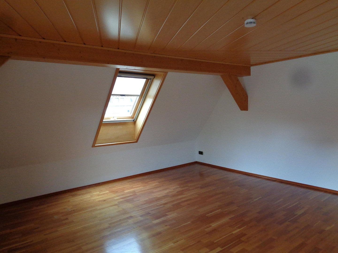 Prenájom bytu 3-izbový 93 m², Sulz am Neckar, Bádensko-Wurttembersko Prenájom bytu 3-izbový 93 m², Sulz am Neckar, Bádensko-Wurttembersko