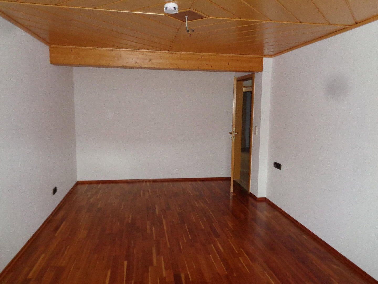 Prenájom bytu 3-izbový 93 m², Sulz am Neckar, Bádensko-Wurttembersko Prenájom bytu 3-izbový 93 m², Sulz am Neckar, Bádensko-Wurttembersko