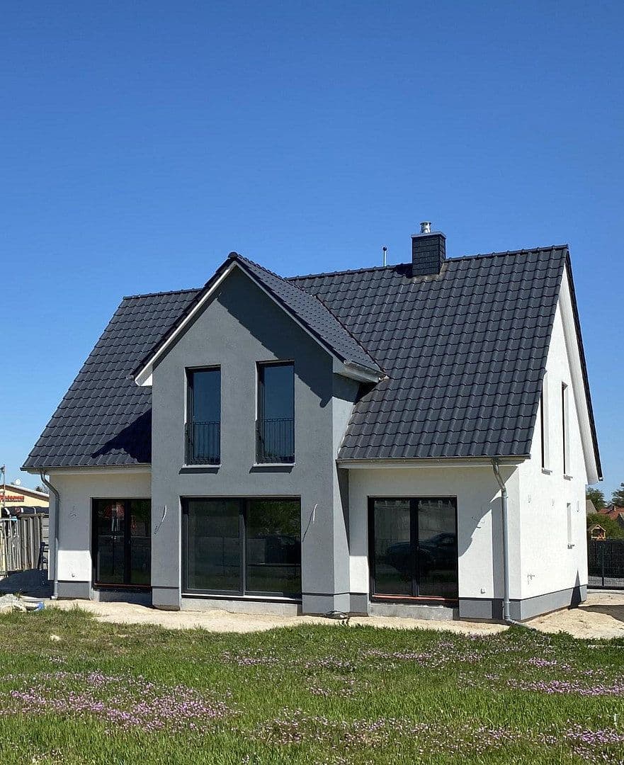 Predaj domu 151 m², pozemok 1.000 m², Ponnsdorfer Weg 4 A, Sonnewalde, Brandenbursko Predaj domu 151 m², pozemok 1.000 m², Ponnsdorfer Weg 4 A, Sonnewalde, Brandenbursko