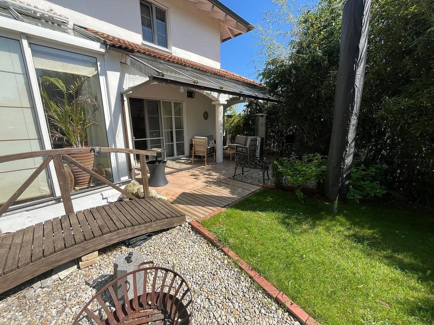 Predaj domu 260 m², pozemok 953 m², Hettenshausen, Bavorsko Predaj domu 260 m², pozemok 953 m², Hettenshausen, Bavorsko