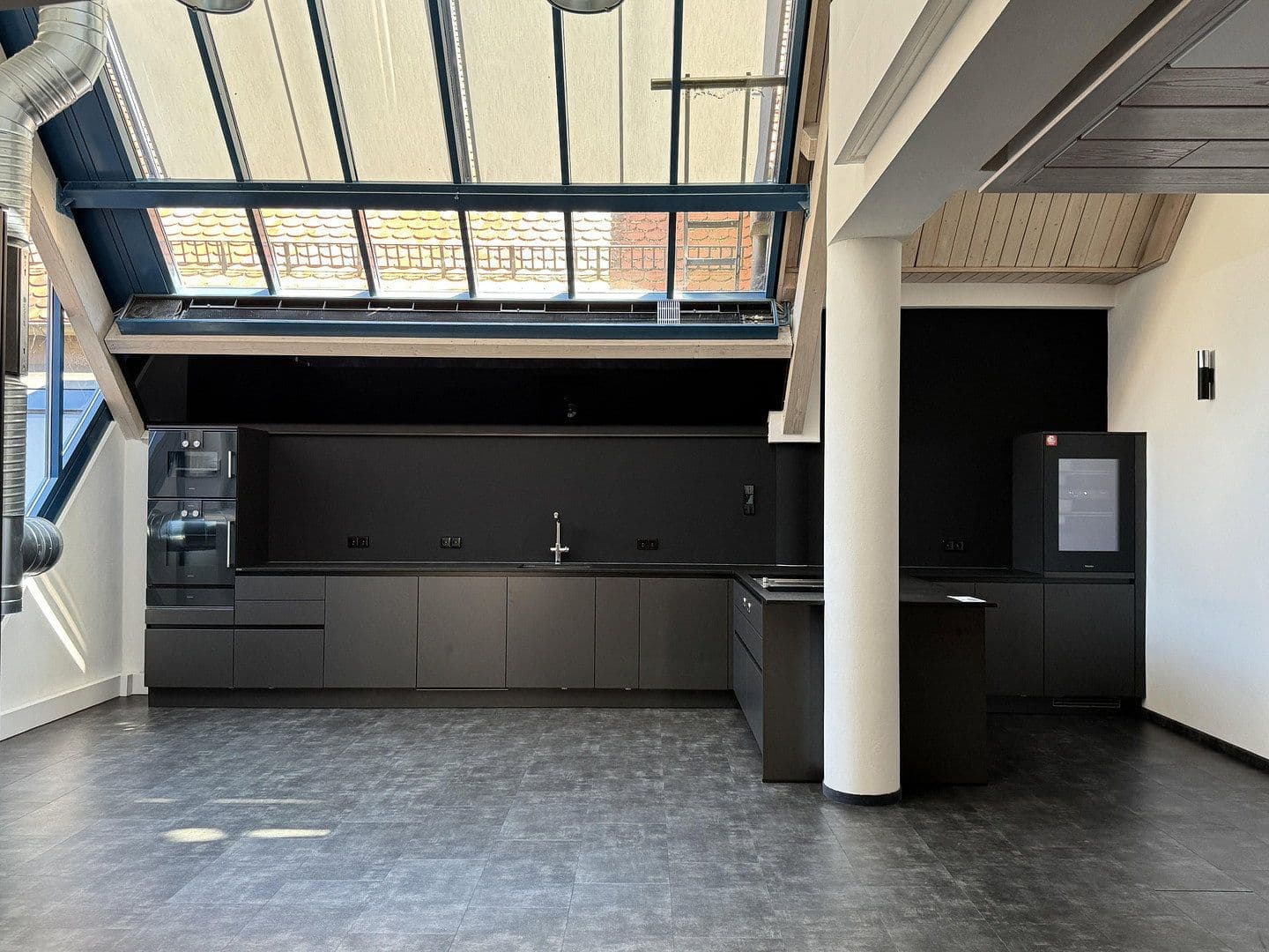 Predaj domu 334 m², pozemok 2.254 m², Keltern, Bádensko-Wurttembersko Predaj domu 334 m², pozemok 2.254 m², Keltern, Bádensko-Wurttembersko
