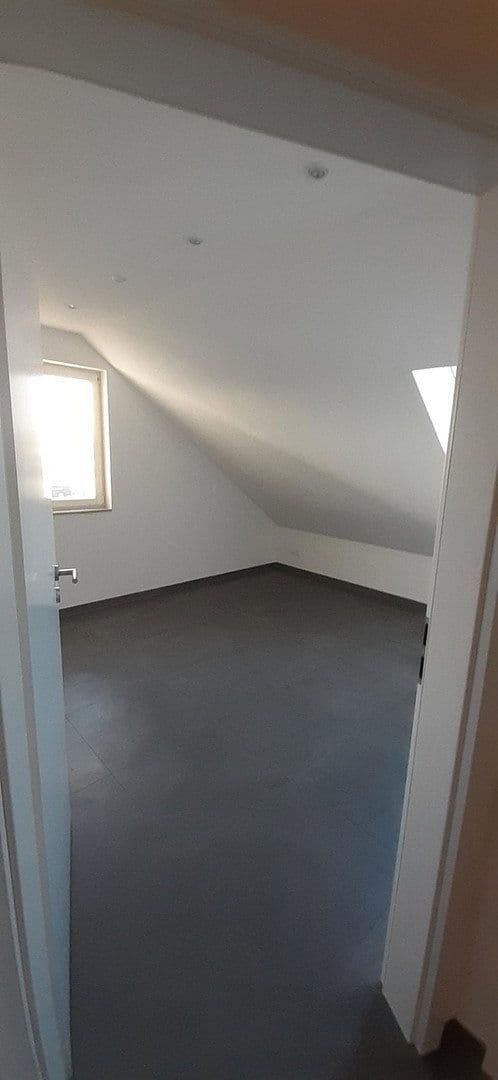 Prenájom bytu 5-izbový 156 m², Peter-Händel-Str. 10, Hemhofen, Bavorsko Prenájom bytu 5-izbový 156 m², Peter-Händel-Str. 10, Hemhofen, Bavorsko