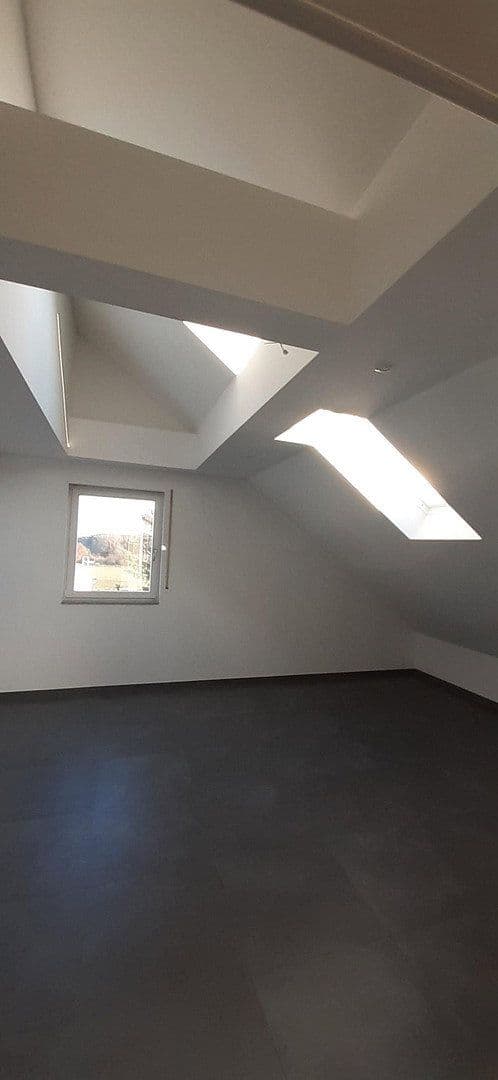 Prenájom bytu 5-izbový 156 m², Peter-Händel-Str. 10, Hemhofen, Bavorsko Prenájom bytu 5-izbový 156 m², Peter-Händel-Str. 10, Hemhofen, Bavorsko