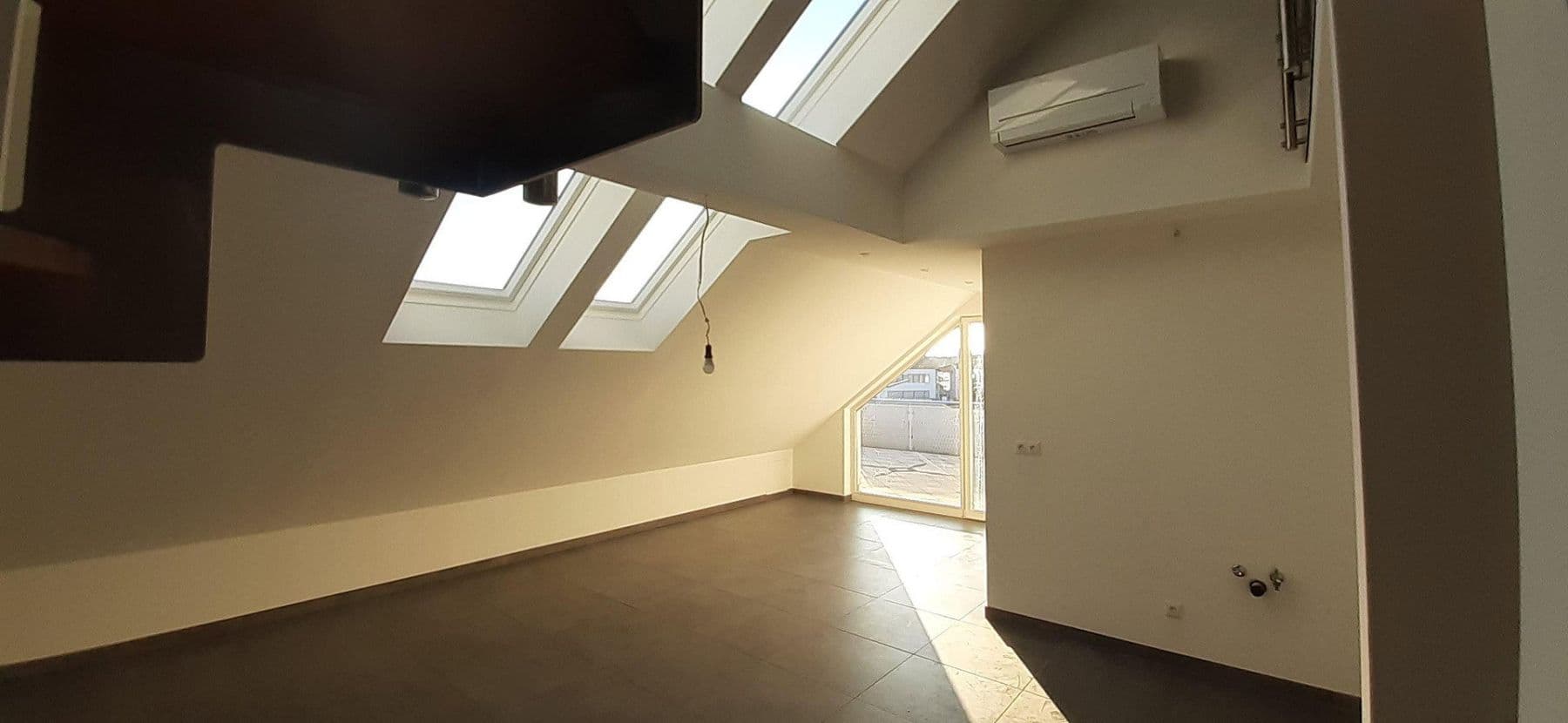 Prenájom bytu 5-izbový 156 m², Peter-Händel-Str. 10, Hemhofen, Bavorsko Prenájom bytu 5-izbový 156 m², Peter-Händel-Str. 10, Hemhofen, Bavorsko