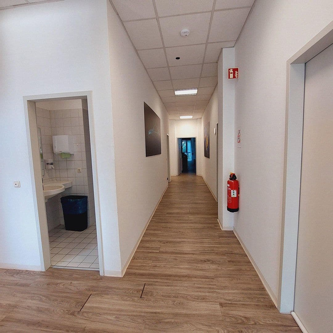 Prenájom kancelárie 320 m², Max-Planck-Straße 17, Unterschleißheim, Bavorsko Prenájom kancelárie 320 m², Max-Planck-Straße 17, Unterschleißheim, Bavorsko