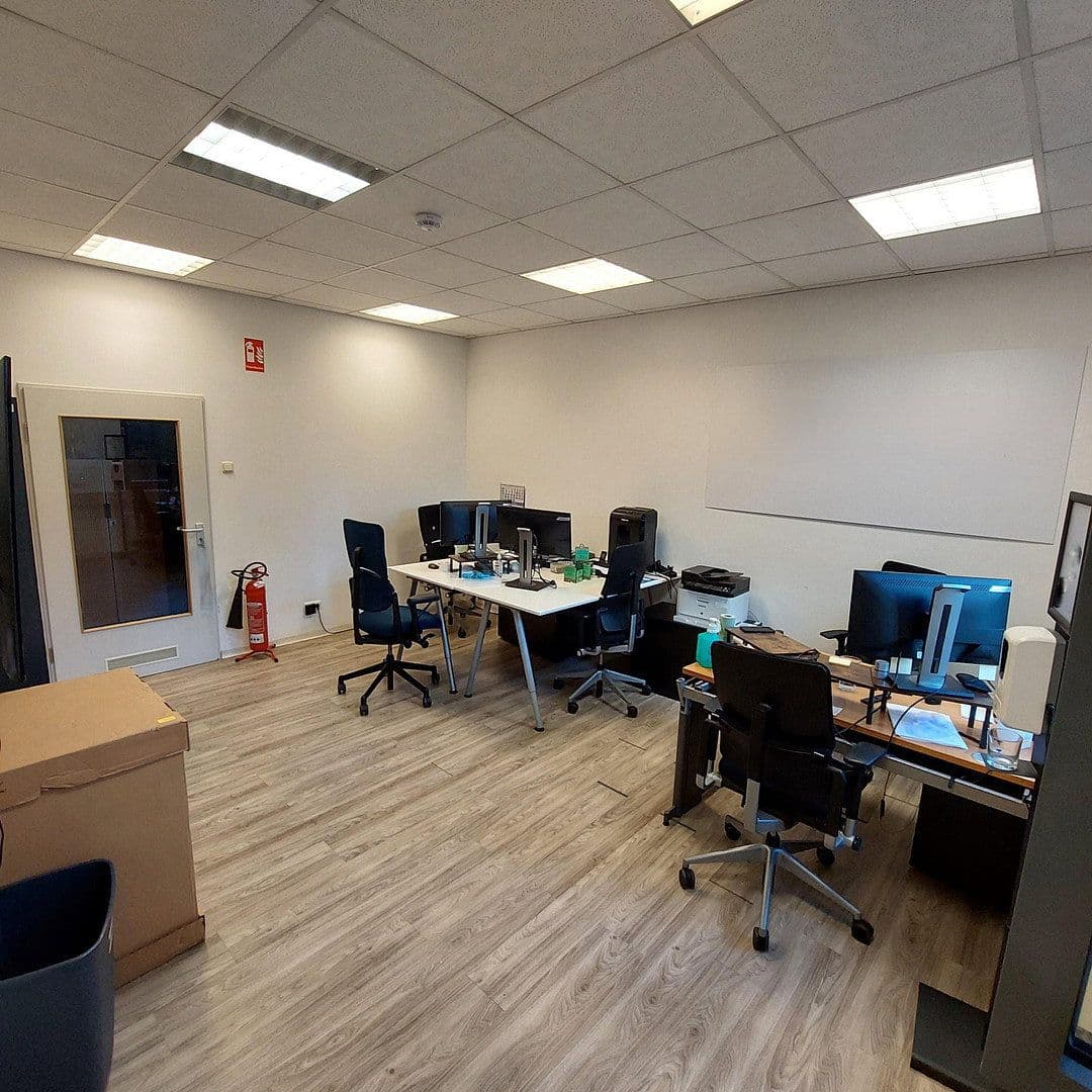 Prenájom kancelárie 320 m², Max-Planck-Straße 17, Unterschleißheim, Bavorsko Prenájom kancelárie 320 m², Max-Planck-Straße 17, Unterschleißheim, Bavorsko