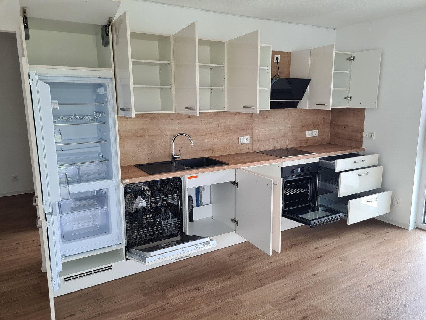 Prenájom bytu 3-izbový 87 m², Lübecker Strasse 13, Gelsenkirchen- Graf Bismark, Severné Porýnie - Westfálsko Prenájom bytu 3-izbový 87 m², Lübecker Strasse 13, Gelsenkirchen- Graf Bismark, Severné Porýnie - Westfálsko