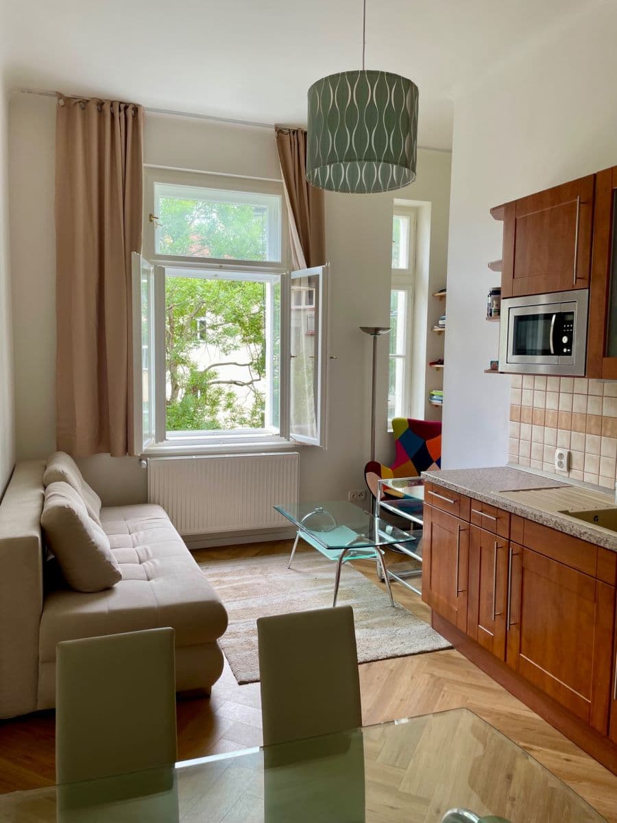 Prenájom bytu 2-izbový 45 m², Finská, Praha, Praha Prenájom bytu 2-izbový 45 m², Finská, Praha, Praha