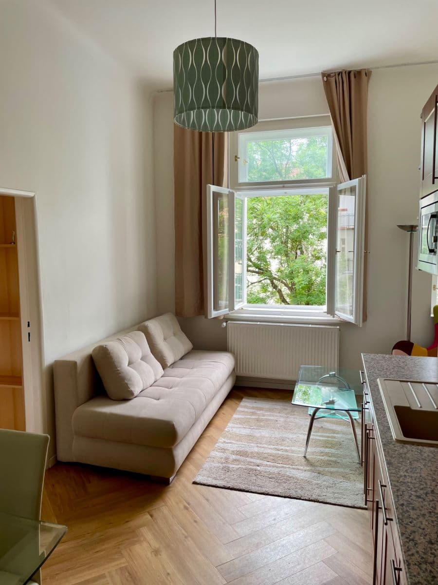 Prenájom bytu 2-izbový 45 m², Finská, Praha, Praha Prenájom bytu 2-izbový 45 m², Finská, Praha, Praha