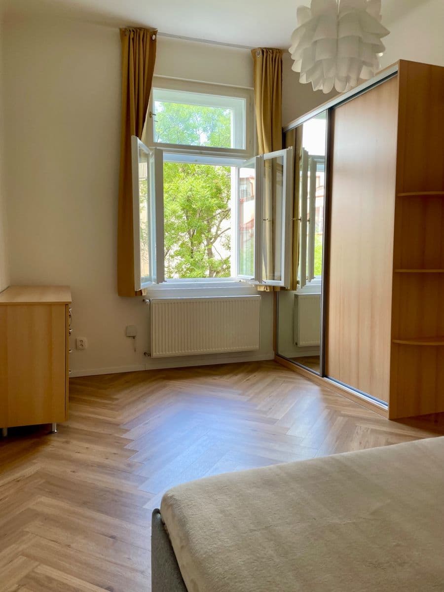 Prenájom bytu 2-izbový 45 m², Finská, Praha, Praha Prenájom bytu 2-izbový 45 m², Finská, Praha, Praha