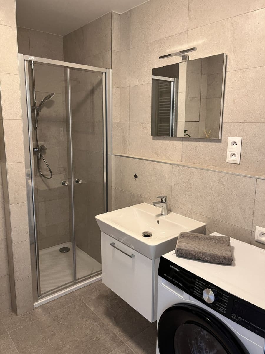 Prenájom bytu 1-izbový 37 m², Rybářská, Brno, Jihomoravský kraj Prenájom bytu 1-izbový 37 m², Rybářská, Brno, Jihomoravský kraj