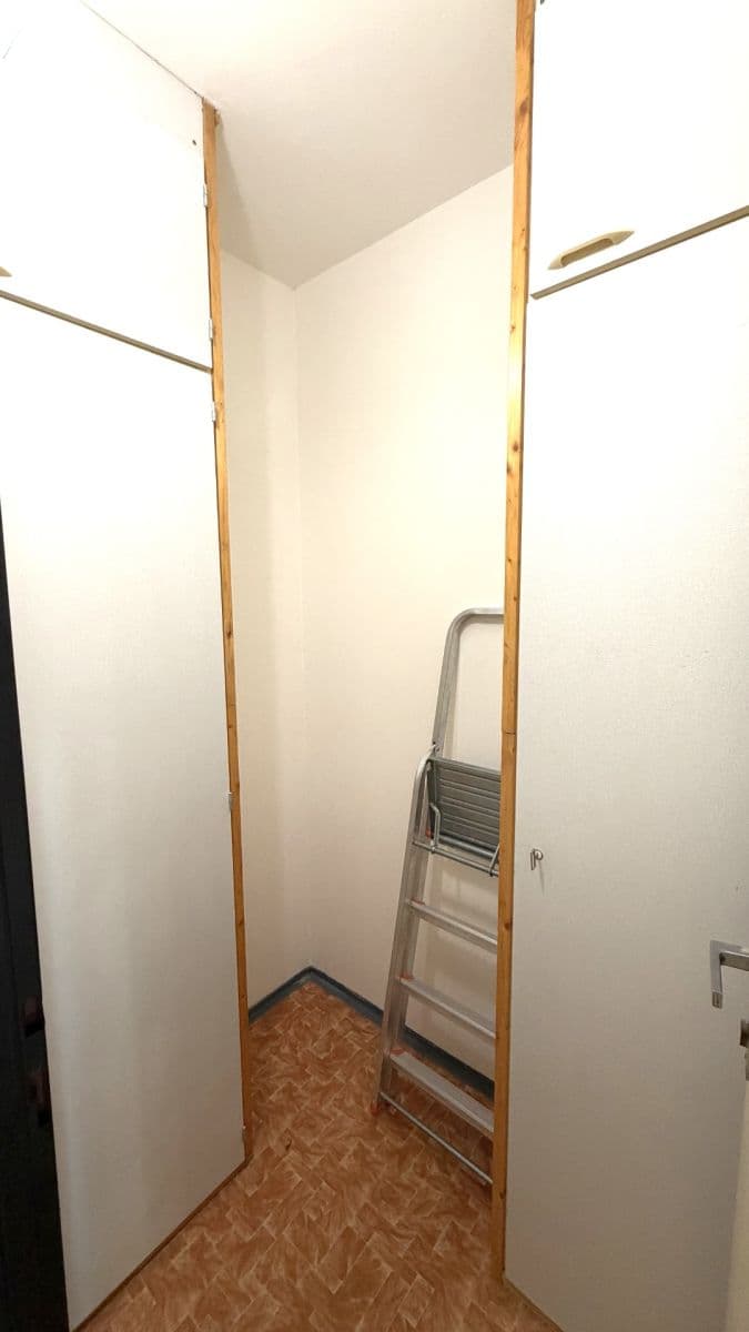 Prenájom bytu 1-izbový 30 m², Nad Opatovem, Praha, Praha Prenájom bytu 1-izbový 30 m², Nad Opatovem, Praha, Praha