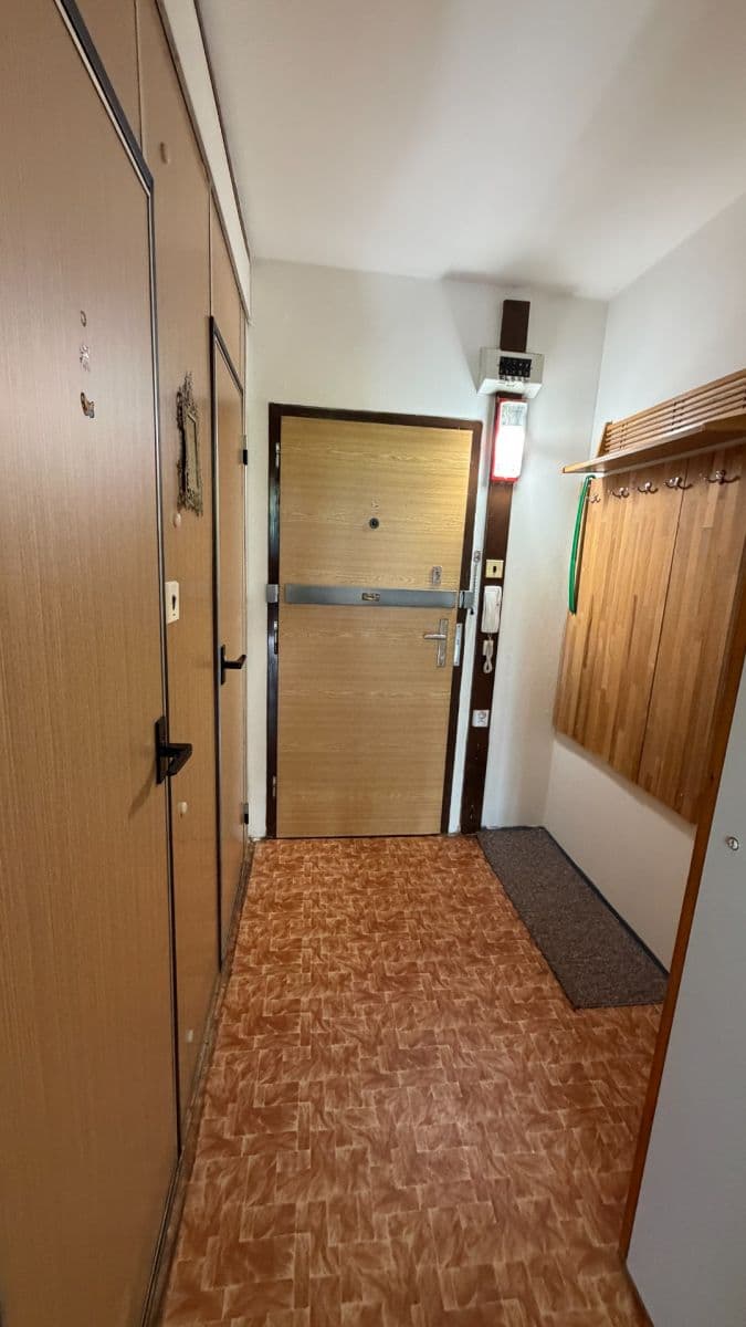 Prenájom bytu 1-izbový 30 m², Nad Opatovem, Praha, Praha Prenájom bytu 1-izbový 30 m², Nad Opatovem, Praha, Praha